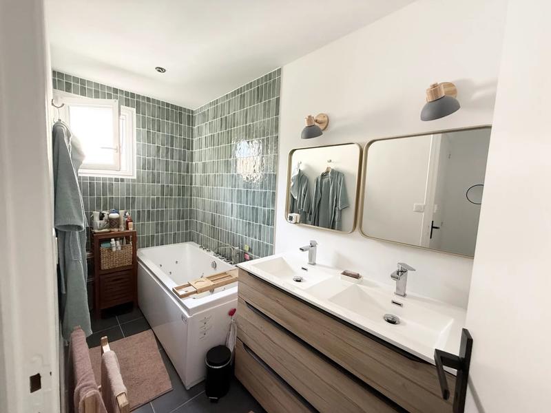 Maison - 161 m² - 8 pièces