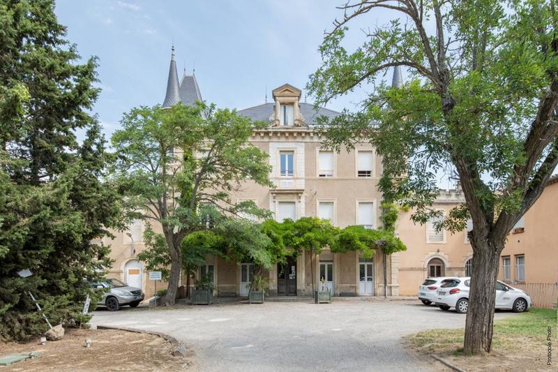 Maison - 3 706 m² - 13 pièces