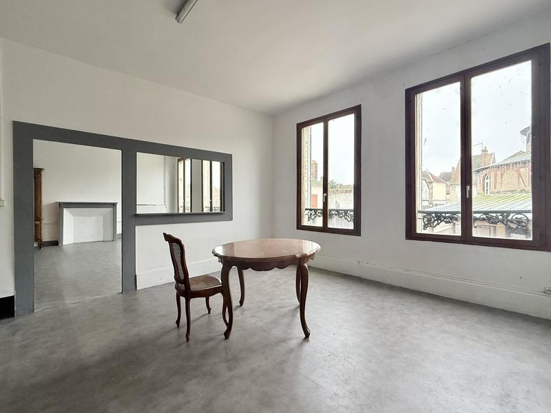 Local commercial - 330 m² - 7 pièces