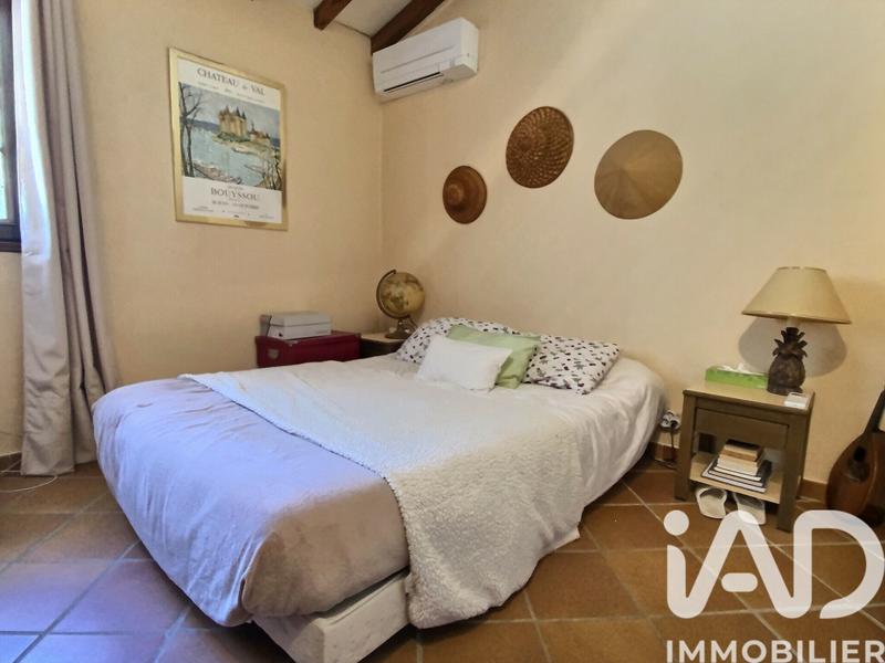 Maison - 240 m² - 10 pièces