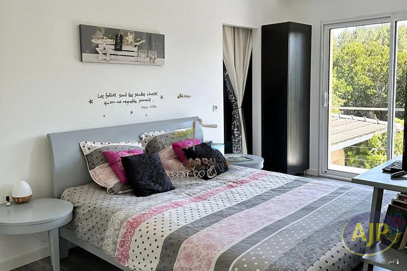 Maison - 184 m² - 6 pièces