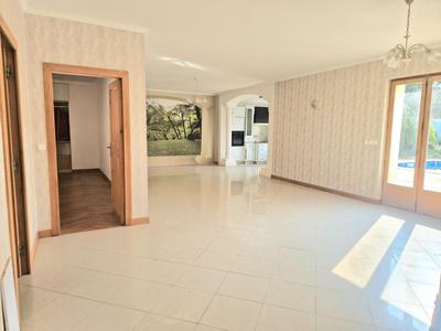 Maison - 224 m² - 7 pièces