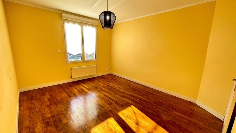 Maison - 180 m² - 7 pièces