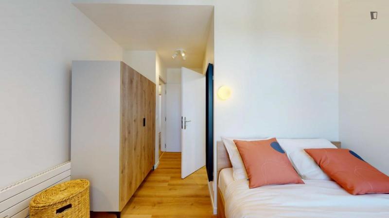 Chambre - 13 m² - 19 pièces