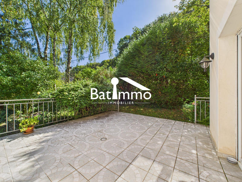 Maison - 211 m² - 7 pièces