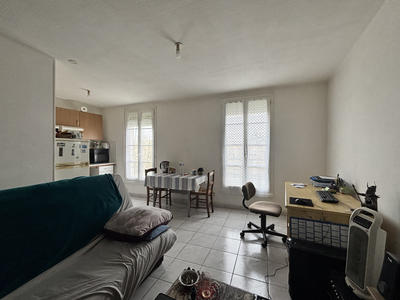 Appartement - 102 m² - 10 pièces