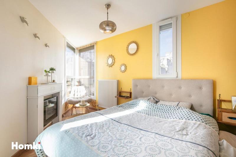 Studio - 99 m² - 4 pièces