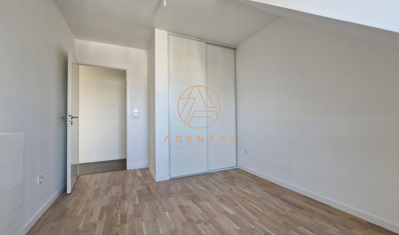 Appartement - 80 m² - 4 pièces