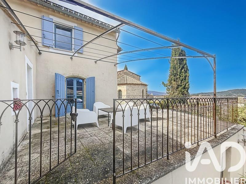 Maison - 220 m² - 5 pièces