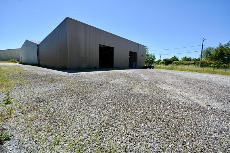 Local d'activités - 1 623 m²
