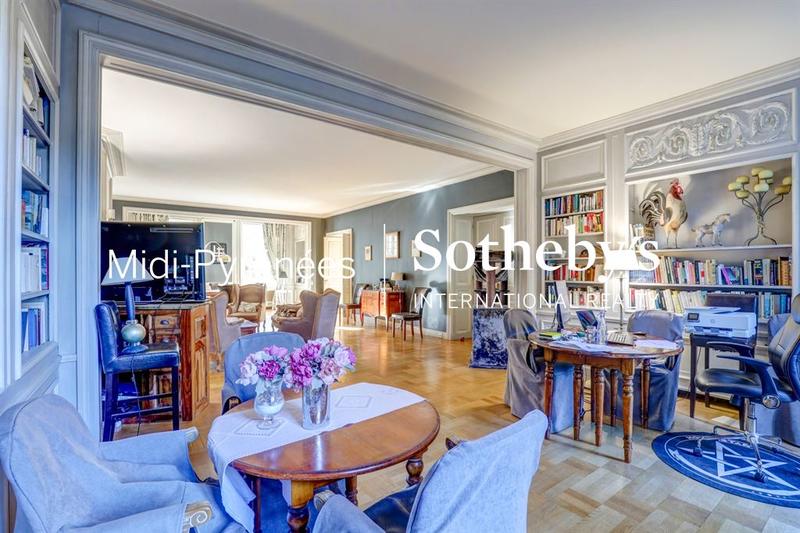 Maison - 620 m² - 15 pièces