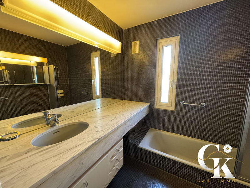 Appartement - 132 m² - 5 pièces