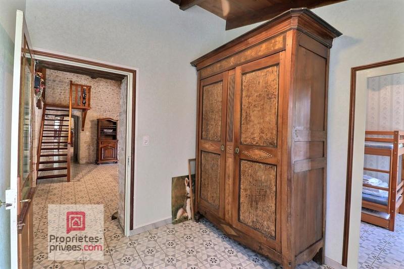 Maison - 230 m² - 13 pièces