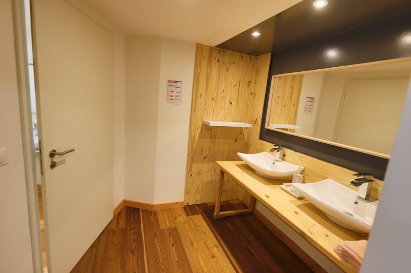 Local commercial - 240 m² - 4 pièces