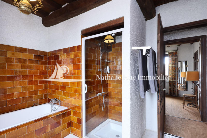 Maison - 210 m² - 8 pièces