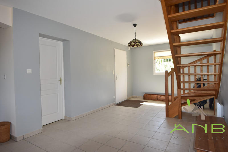 Maison - 210 m² - 6 pièces