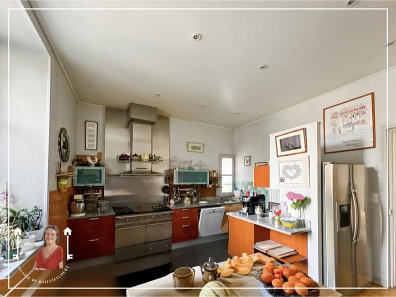 Maison - 430 m² - 12 pièces