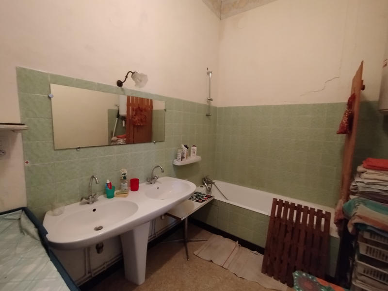 Maison - 250 m² - 12 pièces