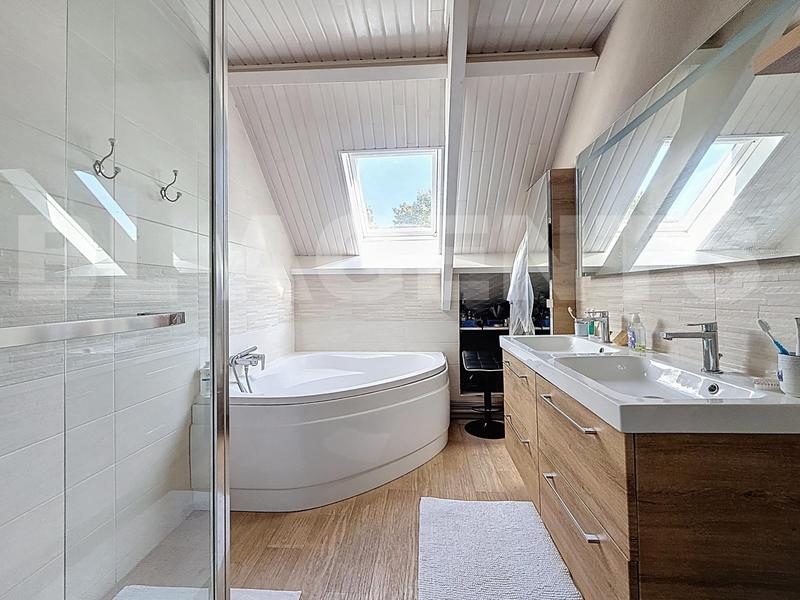 Maison - 163 m² - 6 pièces