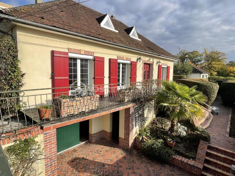 Maison traditionnelle - 169 m² - 7 pièces