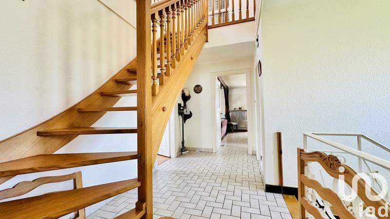 Maison - 210 m² - 8 pièces