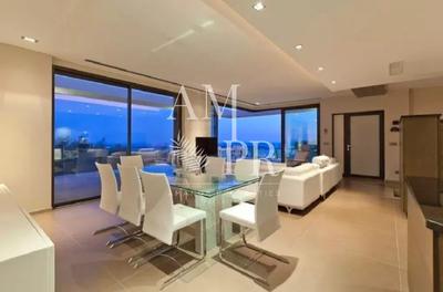 Villa - 260 m² - 7 pièces