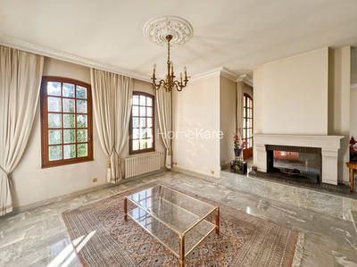 Maison - 250 m² - 5 pièces