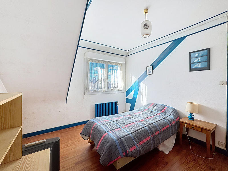 Maison - 110 m² - 8 pièces