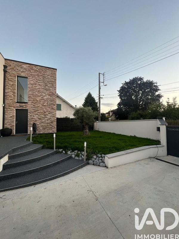 Maison - 142 m² - 5 pièces