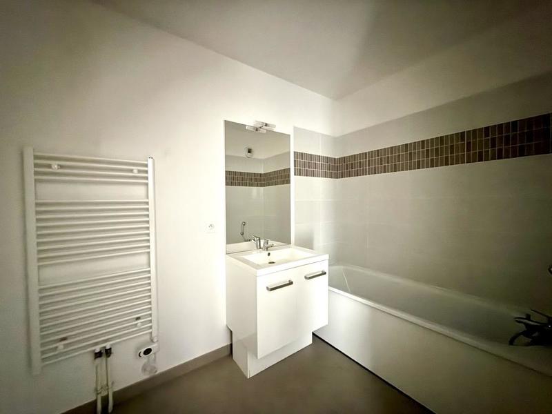 Appartement ancien - 75 m² - 4 pièces