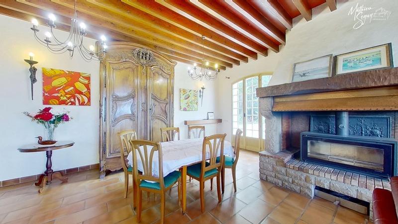 Maison - 195 m² - 6 pièces