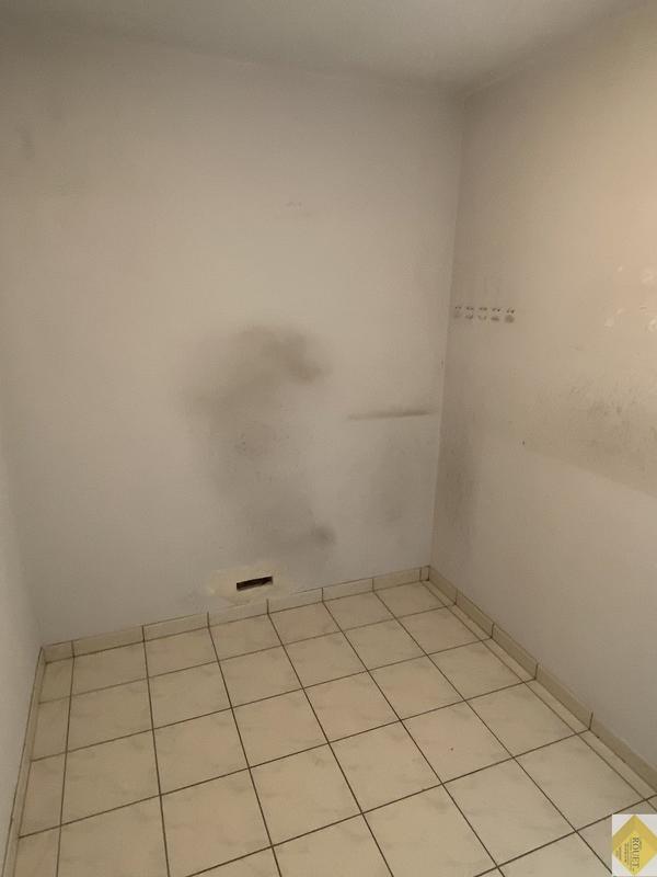 Local d'activités - 1 623 m² - 23 pièces