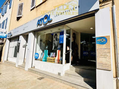 Local commercial - 120 m² - 4 pièces