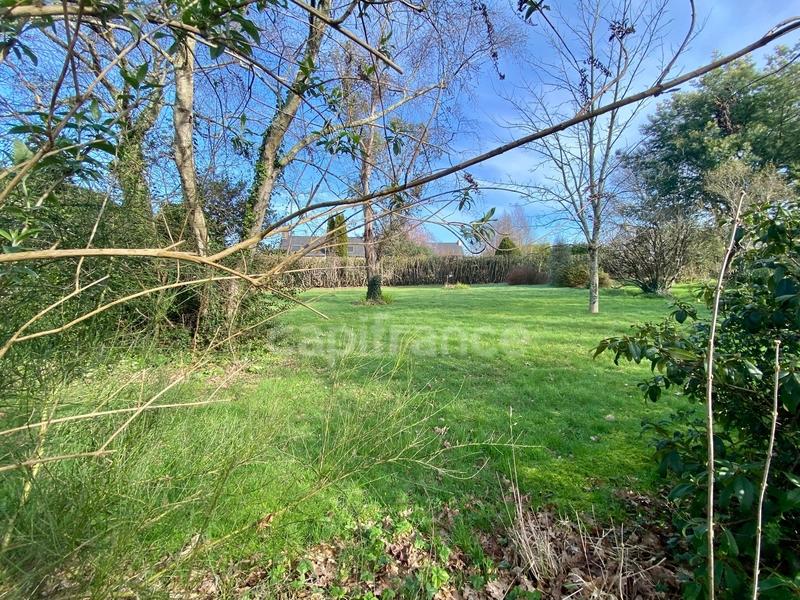 Terrain constructible - 800 m²