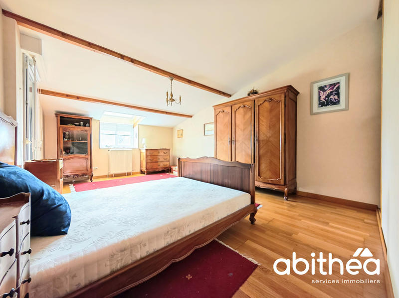 Maison - 380 m² - 12 pièces