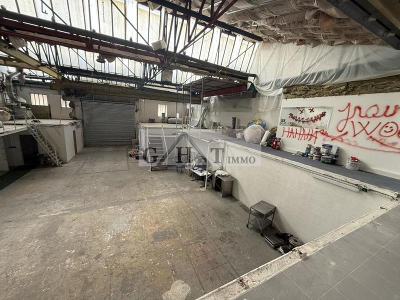 Entrepôt - 560 m²