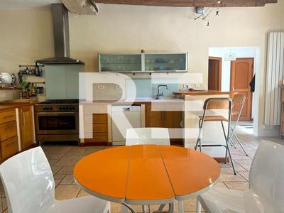 Maison - 310 m² - 11 pièces