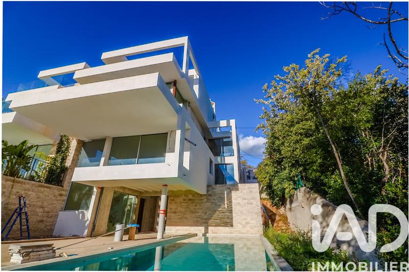 Appartement - 250 m² - 5 pièces