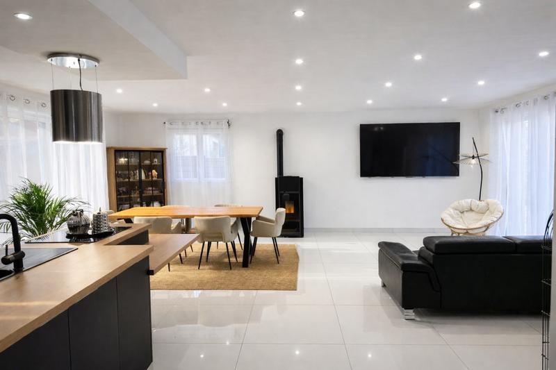 Maison traditionnelle - 148 m² - 6 pièces