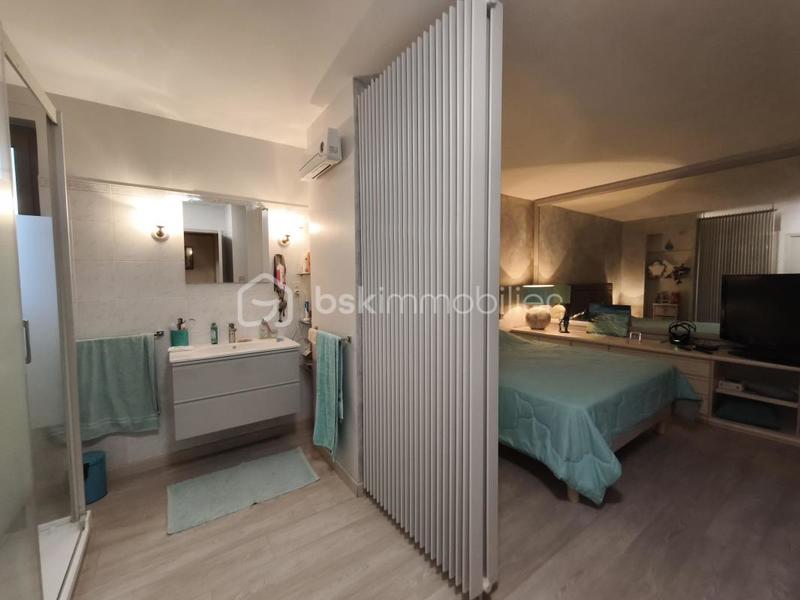 Propriété - 190 m² - 8 pièces