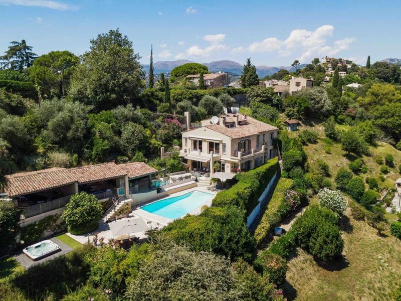 Villa - 280 m² - 8 pièces