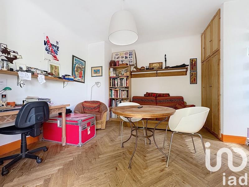 Maison - 238 m² - 8 pièces