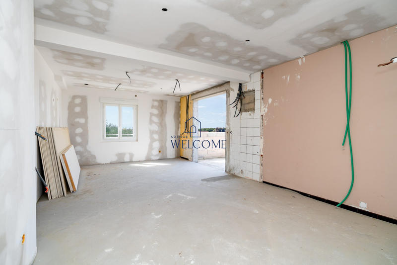 Maison - 195 m² - 10 pièces