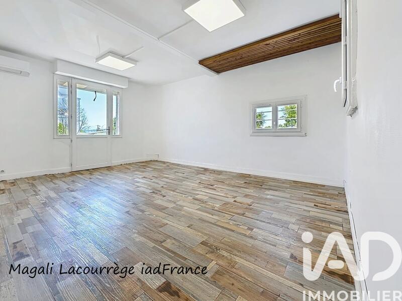 Local commercial - 101 m²