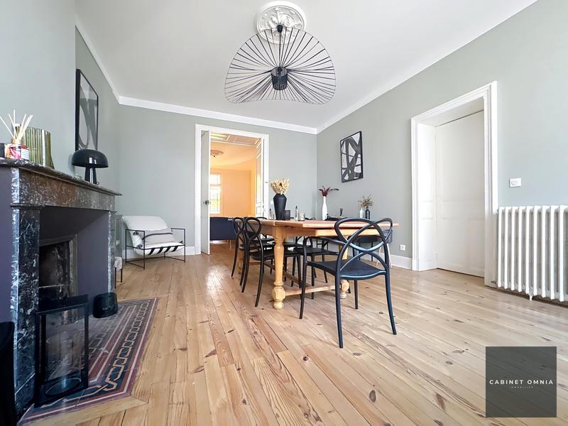 Maison ancienne - 230 m² - 7 pièces