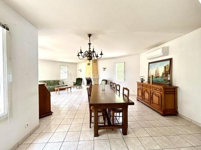 Maison traditionnelle - 150 m² - 5 pièces