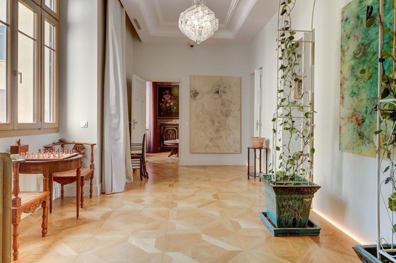 Appartement - 253 m² - 5 pièces