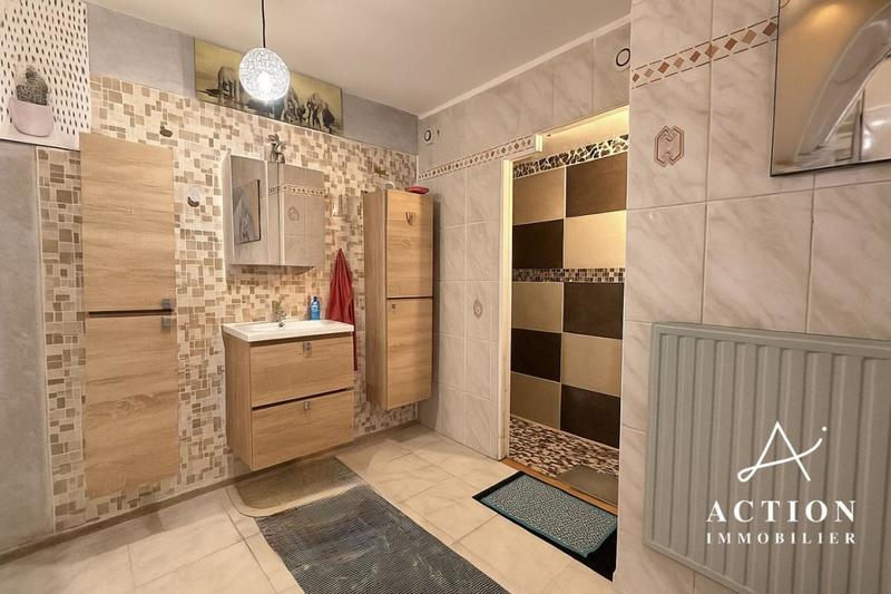 Maison - 200 m² - 5 pièces