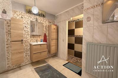 Maison - 200 m² - 5 pièces