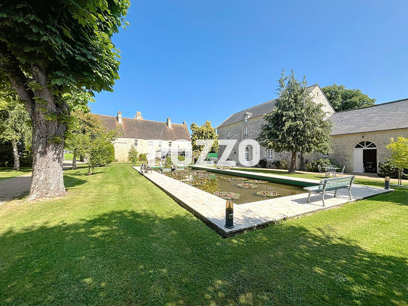Maison - 480 m² - 17 pièces